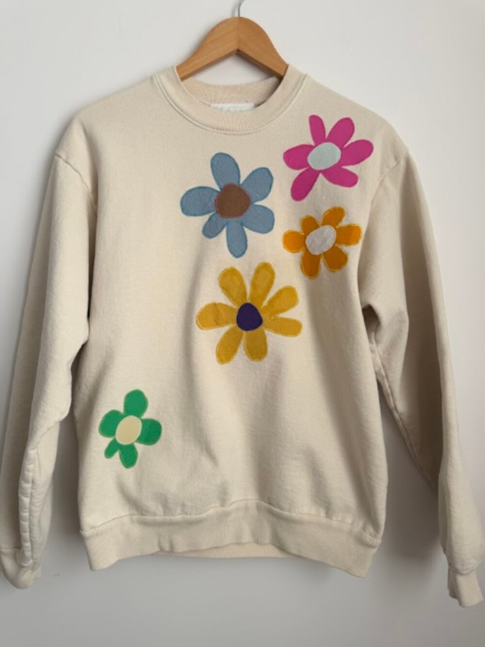 Kate Sando Scattered Flower Applique Crewneck Sweatshirt Cream Size S